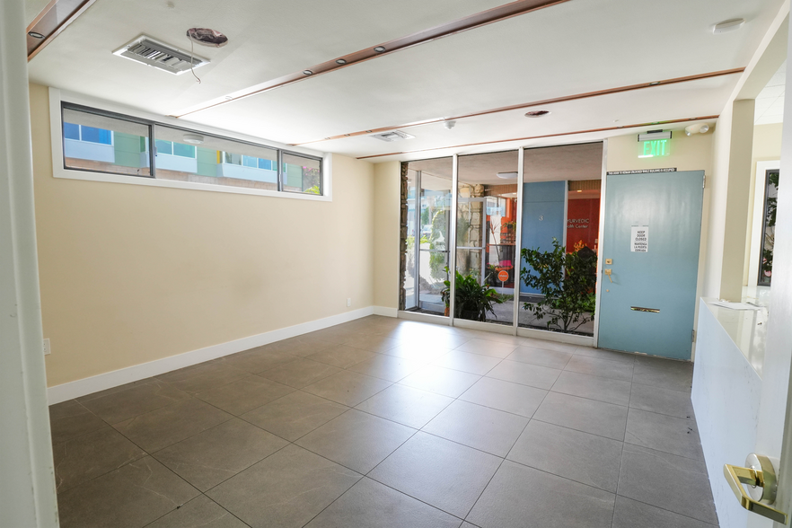 More Photos Of 3490 Linden Ave, Long Beach Medical For Sale