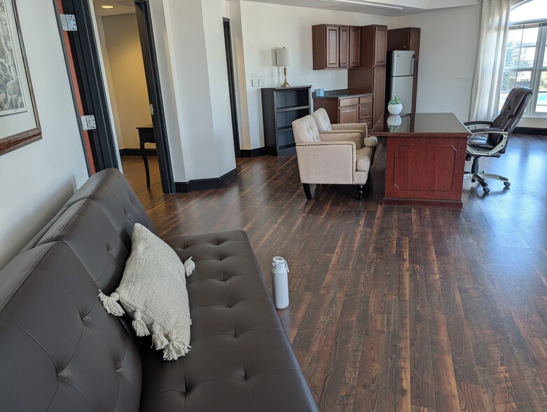 More Photos Of 300 State St E, Oldsmar Medical For Sale