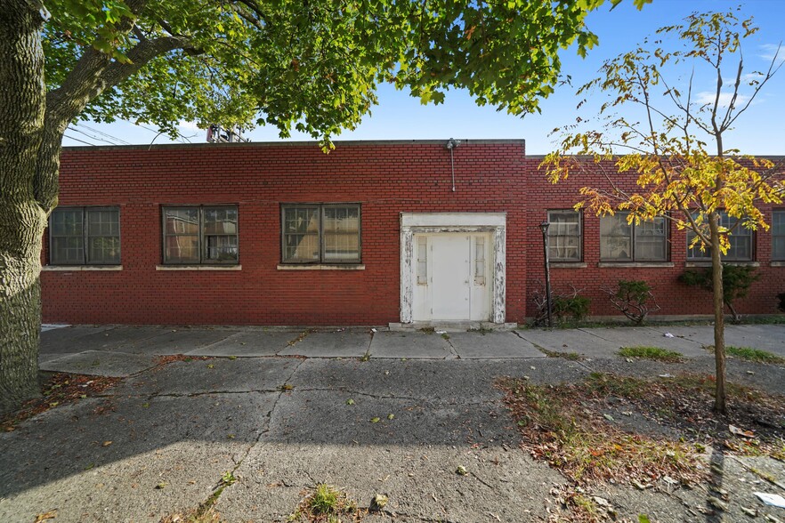 More Photos Of 2024 W 79th St, Chicago Medical For Sale