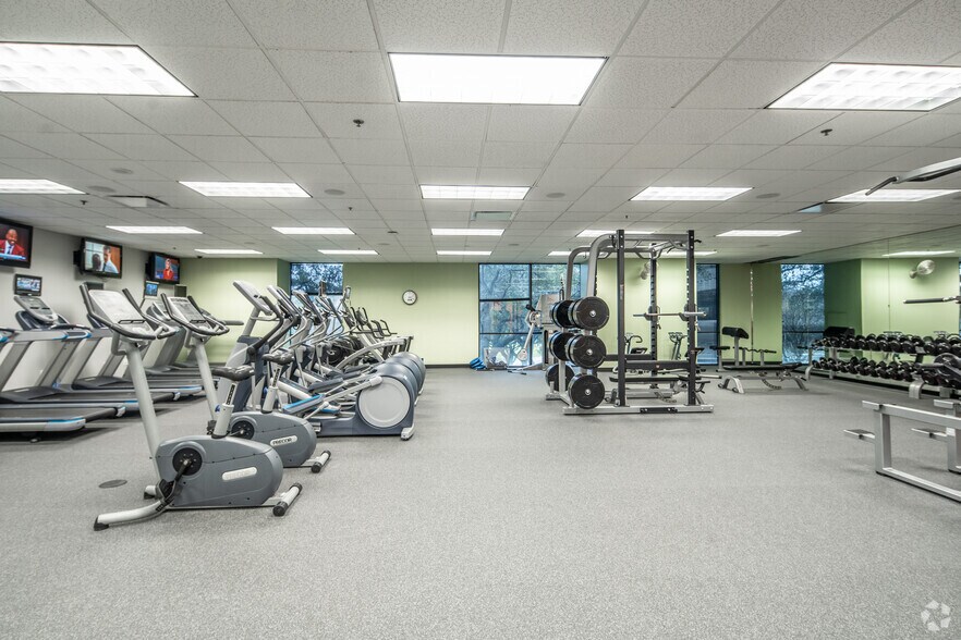 More Photos Of 290 E John Carpenter Fwy, Irving Office For Lease