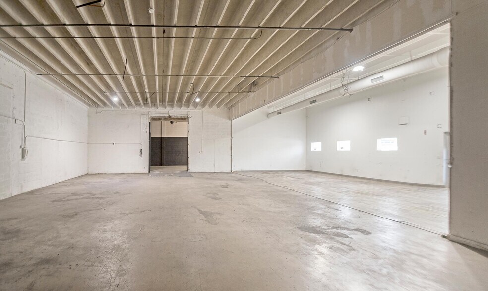 More Photos Of 7250 NW 41st St, Miami Warehouse For Lease