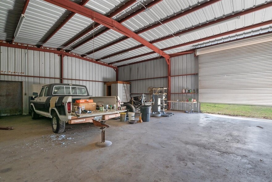 More Photos Of 503 W Central Ave, Comanche Warehouse For Sale
