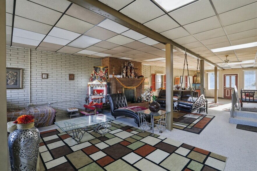 More Photos Of 501 S Breezewood Rd, Breezewood Specialty For Sale