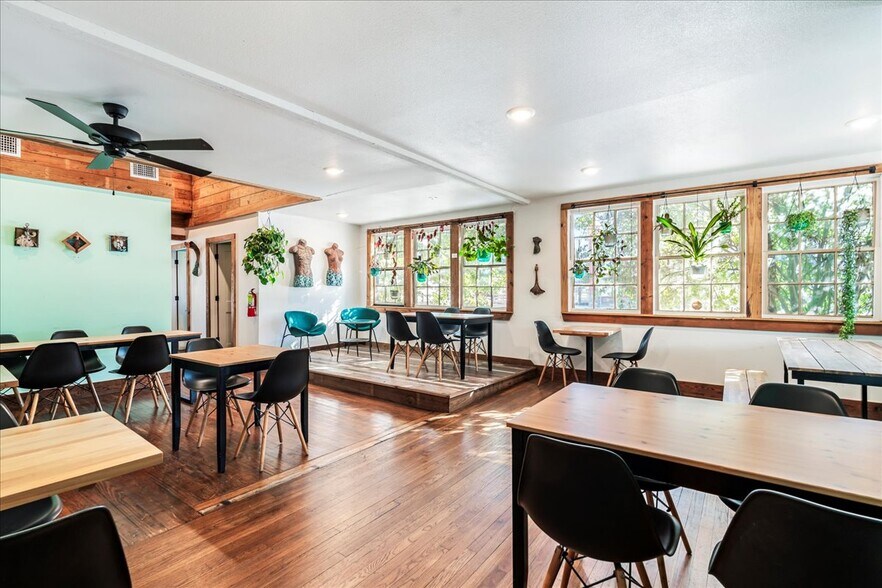 Primary Photo Of 217 W Hopkins St, San Marcos Restaurant For Sale