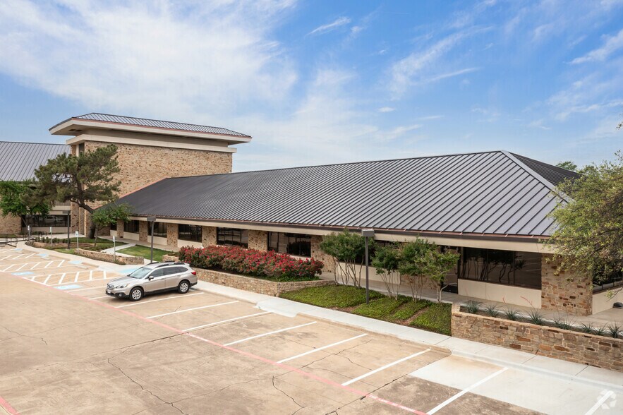 More Photos Of 420 Decker Dr, Irving Office For Lease