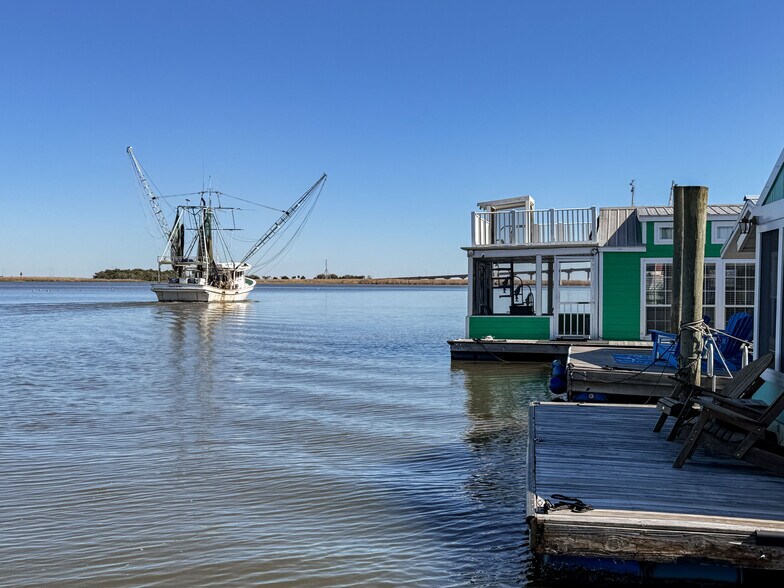 More Photos Of 309 Water St, Apalachicola Marina For Sale