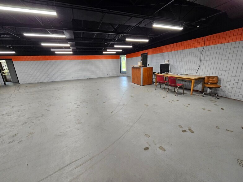 More Photos Of 20 Grace Dr, Hurricane General Retail For Lease