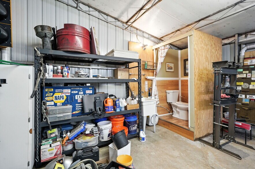 More Photos Of 84 Ledbetter Rd, Villa Rica Light Distribution For Sale