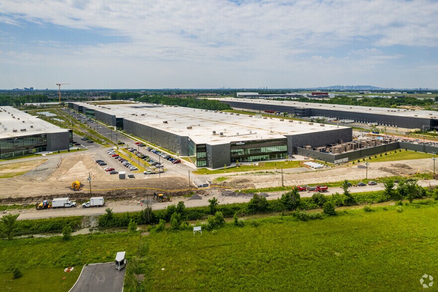 More Photos Of 1601 Rue René-Descartes, Saint-bruno Unknown For Lease