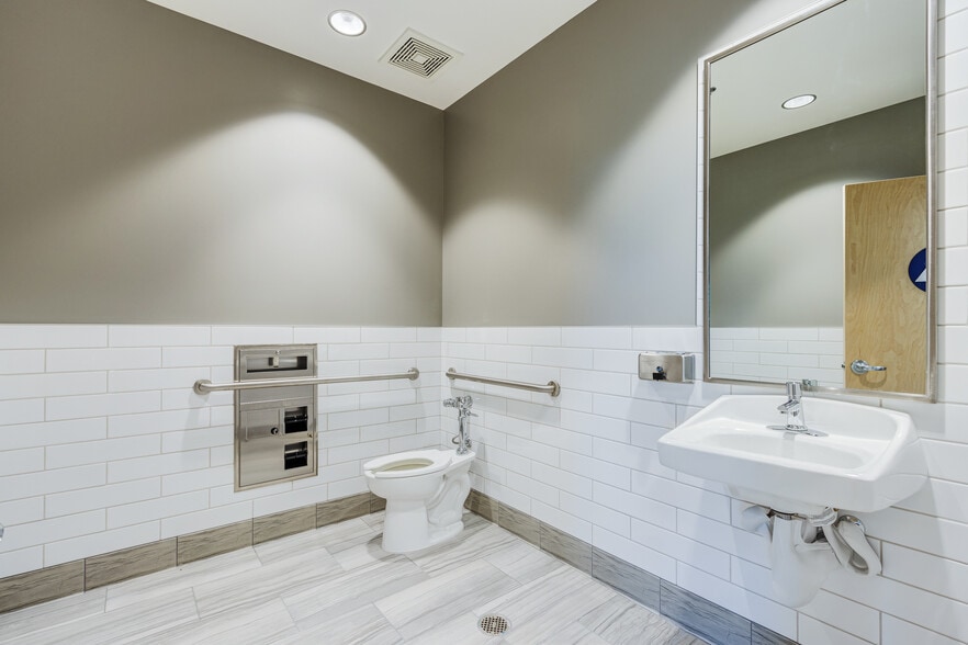 More Photos Of 14280 Rebecca St, Moreno Valley Service For Lease