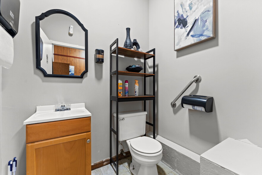 More Photos Of 402-406 Harris Ave, Raeford Storefront Retail Office For Sale