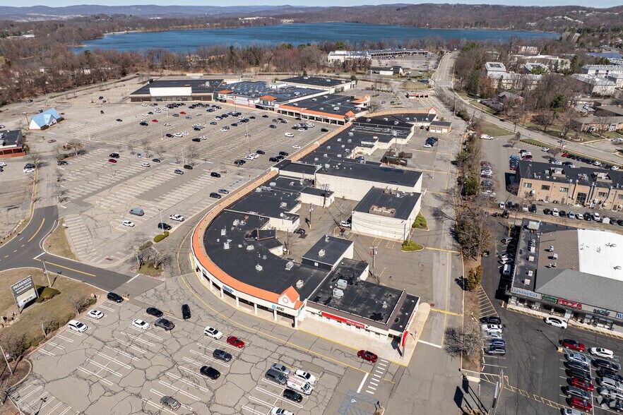 More Photos Of 1210 Hamburg Tpke, Wayne Unknown For Lease