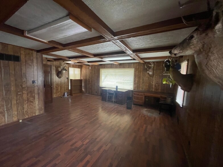 More Photos Of 6500 E 35th Ter, Kansas City Unknown For Lease