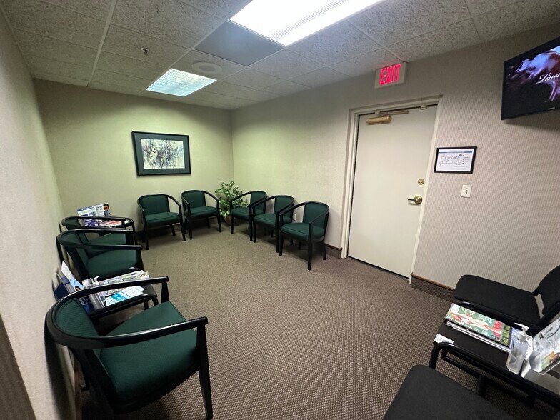 More Photos Of 640 S Lake St, Leesburg Medical For Lease