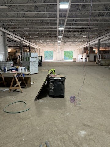More Photos Of 40 High Bridge Rd, Sandy Hook Warehouse For Lease