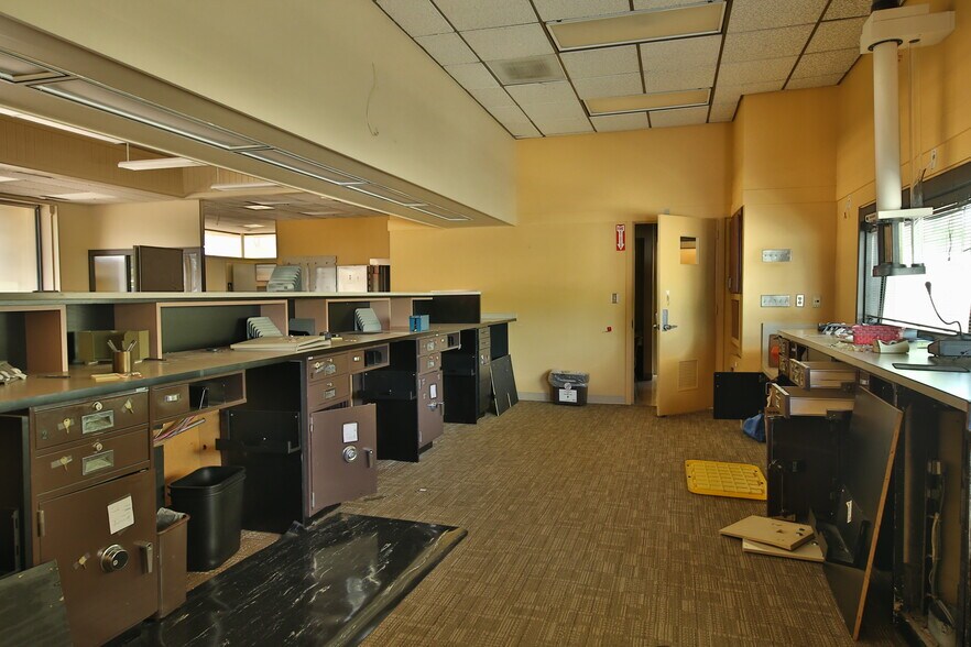 More Photos Of 3617 NE 7th St, Ocala Storefront Retail Office For Lease