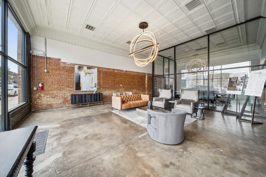 More Photos Of 219 E Rogers Blvd, Skiatook Storefront Retail Office For Sale