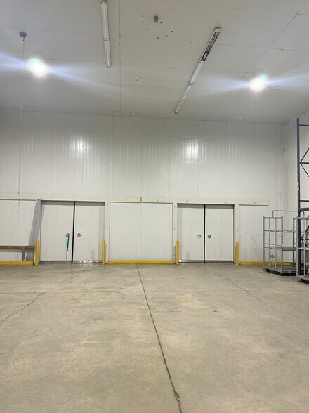 More Photos Of 160 Broadway, Cresskill Warehouse For Lease