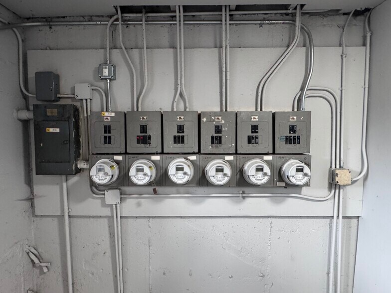 More Photos Of 2019 W 111th St, Chicago Apartments For Sale