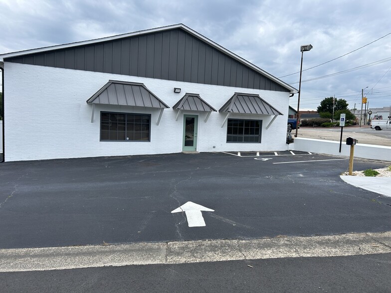 Primary Photo Of 102-101 King St, Kernersville Flex For Lease