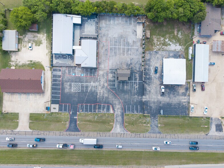 More Photos Of 2795 SW Wilshire Blvd, Burleson Flex For Lease