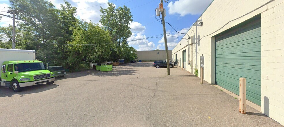 More Photos Of 5920-5950 N Hix Rd, Westland Warehouse For Lease