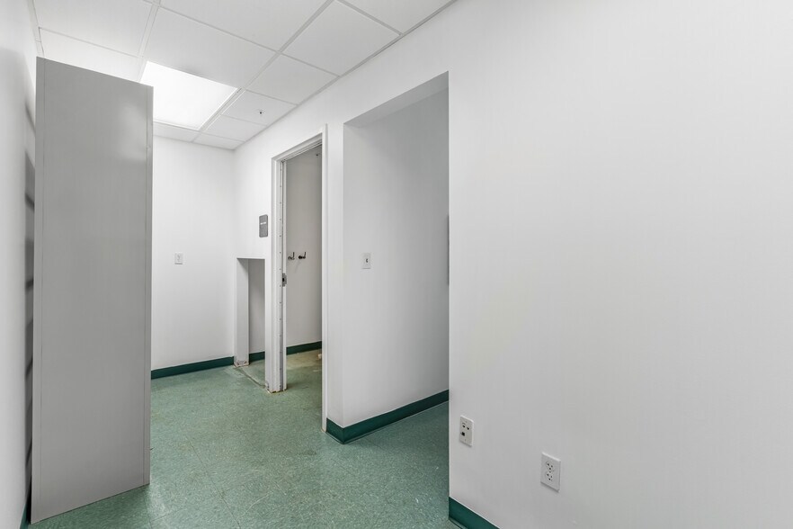 More Photos Of 845 37th Pl, Vero Beach Medical For Lease