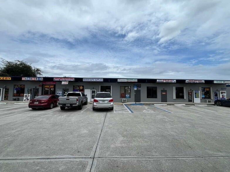 More Photos Of 3273-3289 Lake Worth Rd, Palm Springs Warehouse For Lease