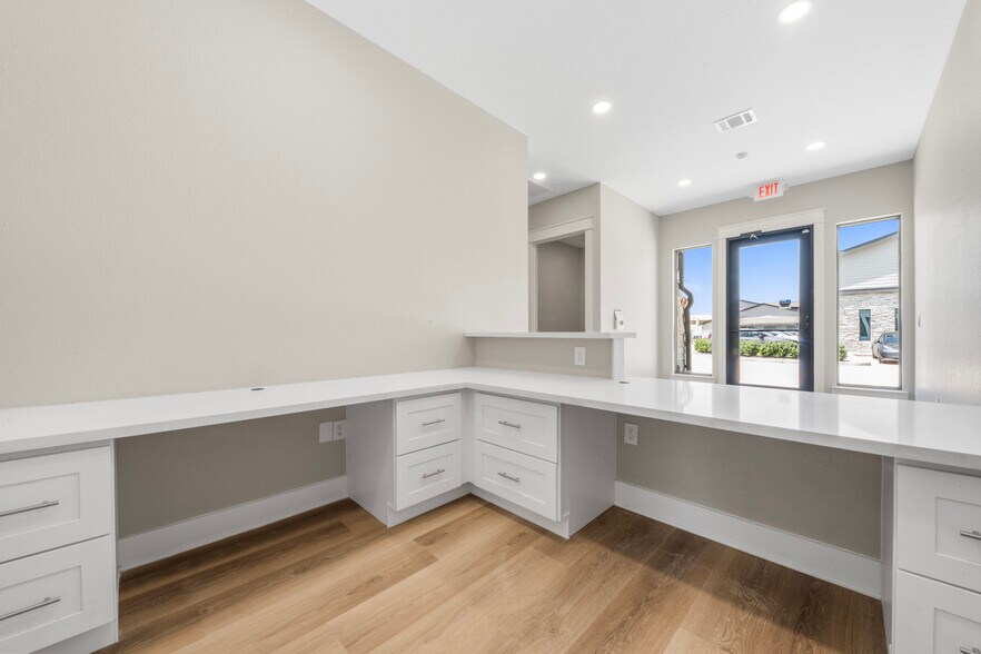 More Photos Of 213 Bella Katy Dr, Katy Medical For Lease