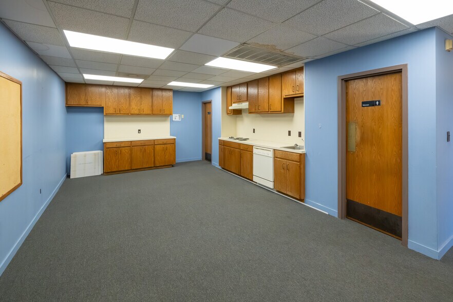 More Photos Of 802 SW A Ave, Lawton Office For Lease