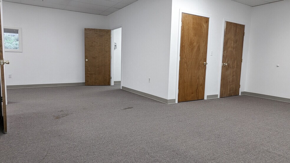 More Photos Of 1795 Boston Post Rd, Guilford Office For Sale