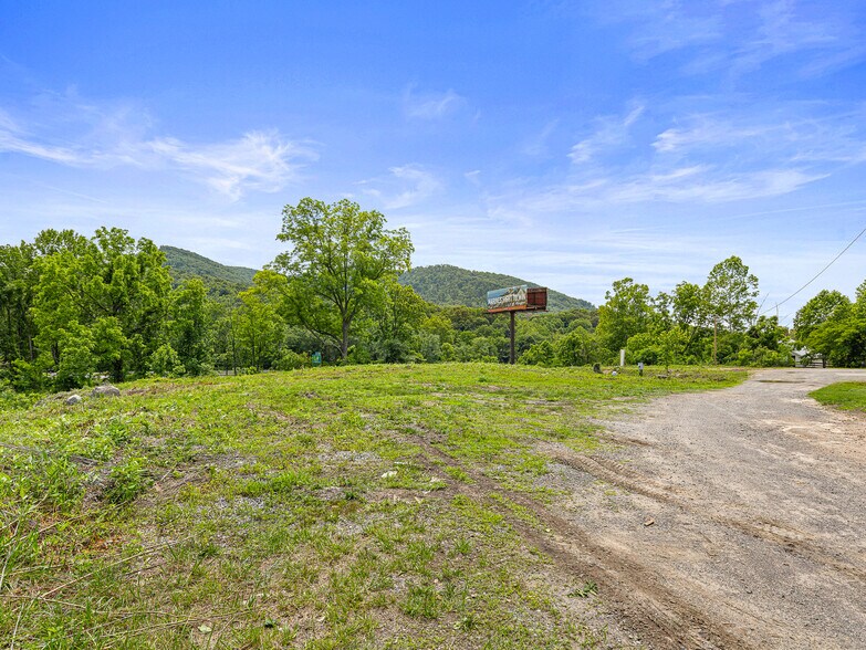 More Photos Of 14 Mimidis Ln, Swannanoa Office For Sale