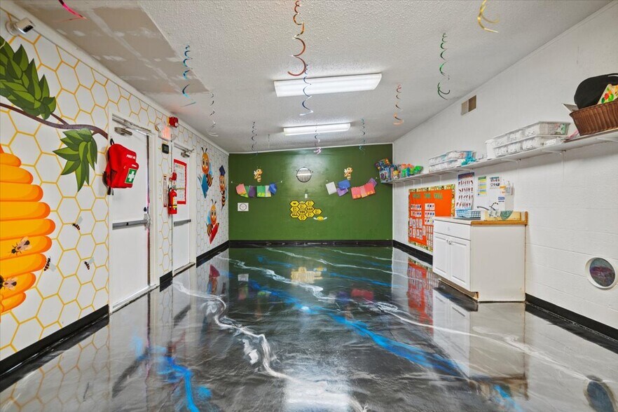 More Photos Of 1718 S Beltline Blvd, Columbia Daycare Center For Sale