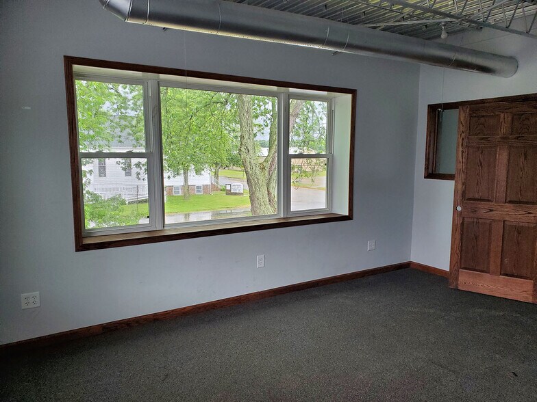 More Photos Of 320 Park St, Coloma Industrial For Sale