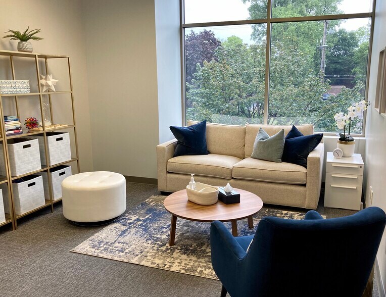 More Photos Of 4800 Olson Memorial Hwy, Golden Valley Office For Lease