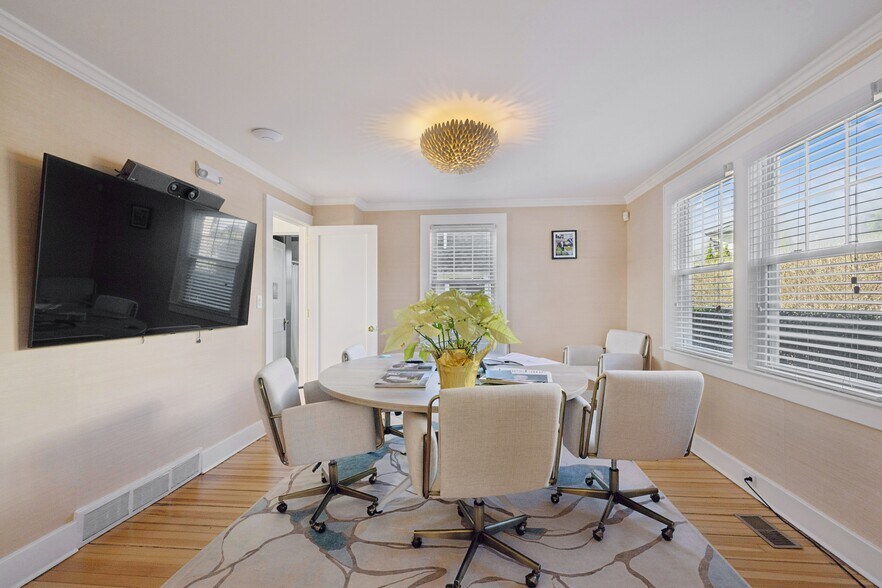 More Photos Of 103 Hayground Rd, Water Mill Unknown For Lease