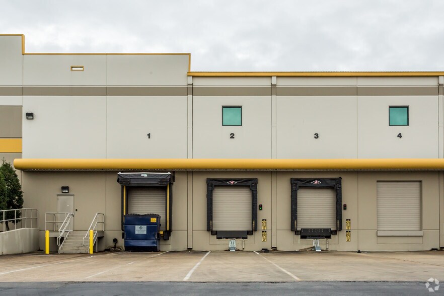 More Photos Of 8735 Nail Rd, Olive Branch Warehouse For Lease