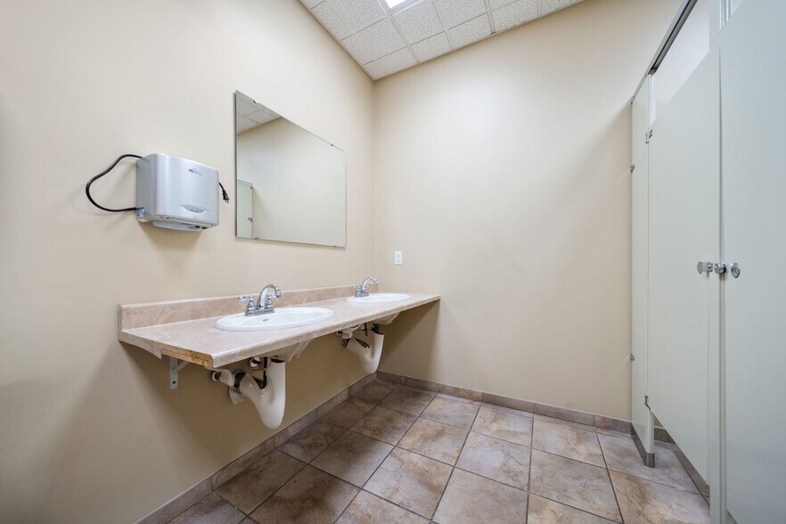 More Photos Of 2535 John F Kennedy Blvd, Jersey City Medical For Sale