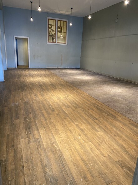 More Photos Of 6406 SE Foster Rd, Portland Storefront For Lease