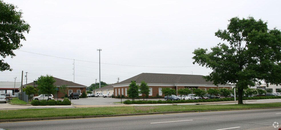 More Photos Of 850 Tidewater Dr, Norfolk Flex For Lease