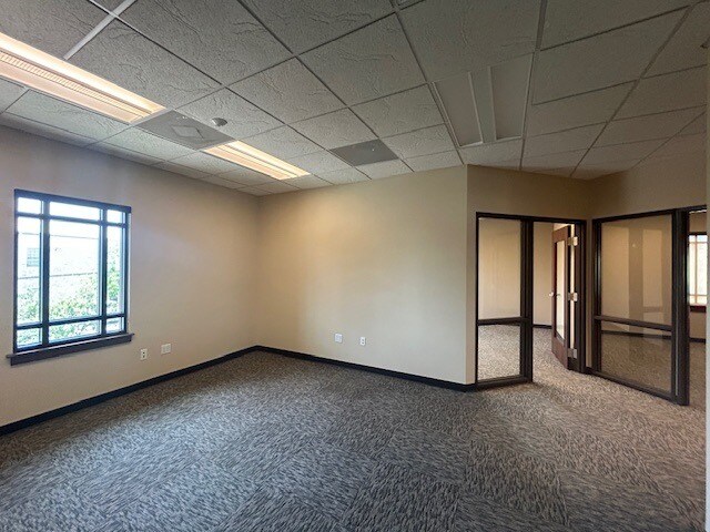 More Photos Of 201 W Palm Valley Blvd, Round Rock General Retail For Lease