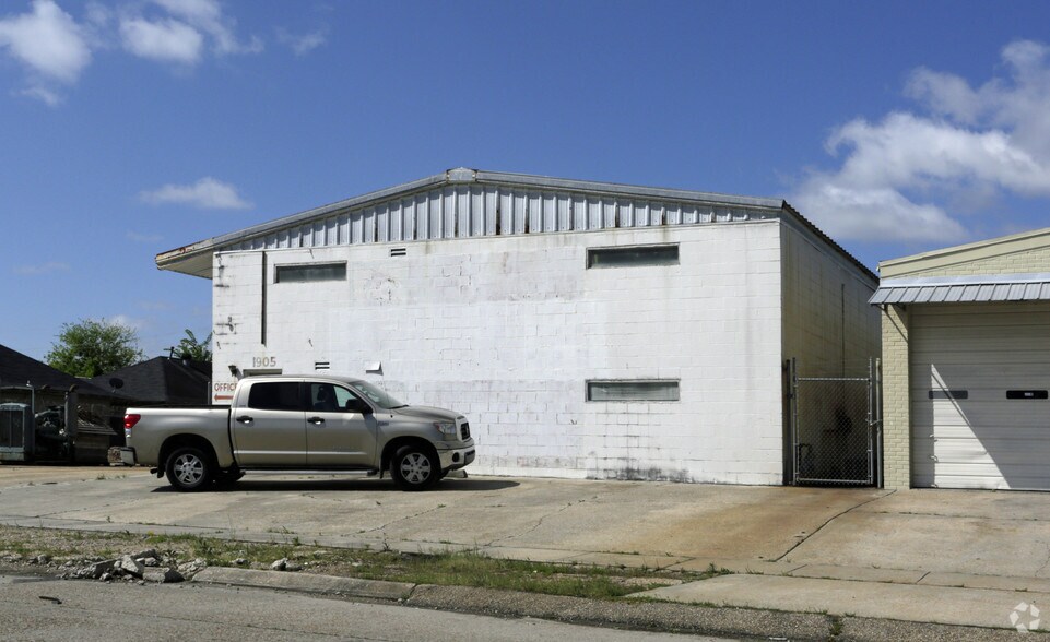 More Photos Of 1905 Dallas Dr, Baton Rouge Warehouse For Lease