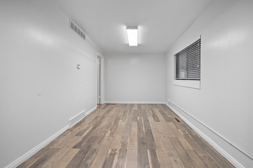 More Photos Of 9386 S Redwood Rd, West Jordan Office For Sale