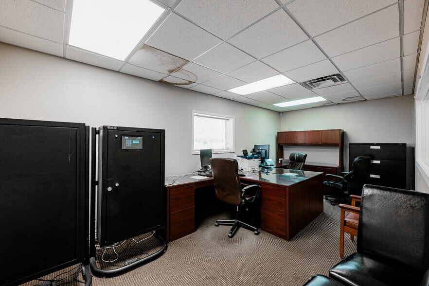 More Photos Of 2500 E 8th St, Odessa Auto Repair For Sale