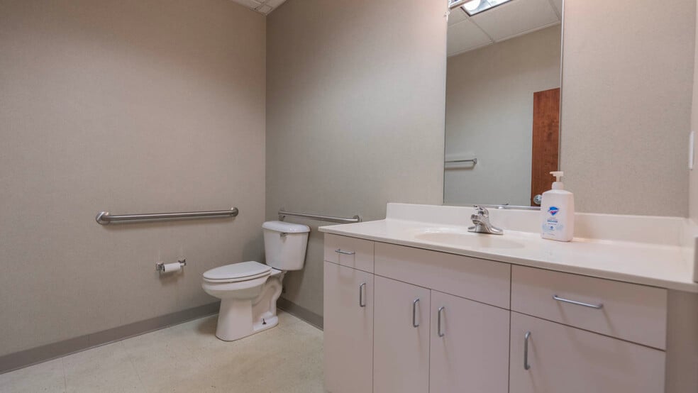 More Photos Of 12927 Plaza Dr, Richmond Light Manufacturing For Lease