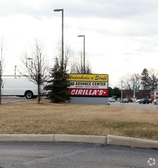 More Photos Of 720-728 Polaris Pky, Lewis Center Unknown For Lease