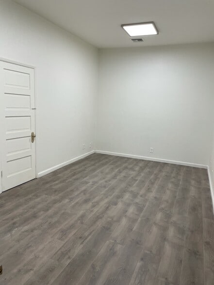 More Photos Of 412 W 4th St, Santa Ana Storefront Retail Office For Lease