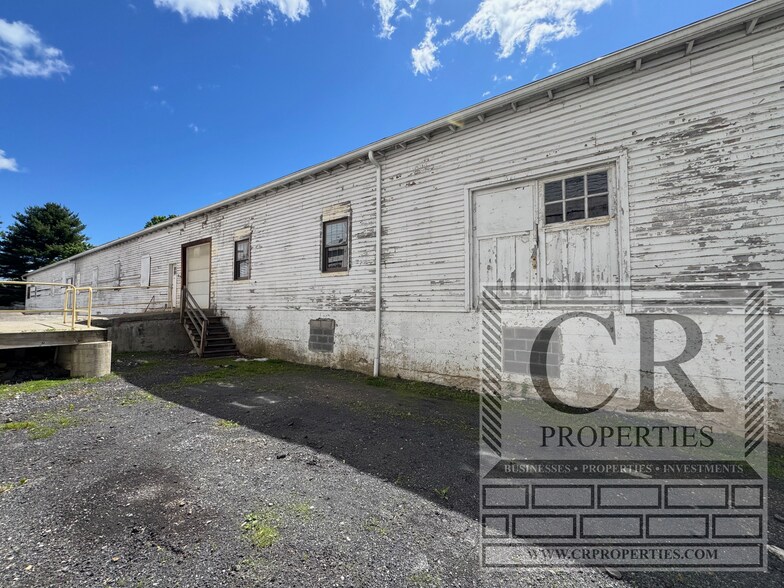 More Photos Of 155 Vineyard Ave, Highland Service For Sale