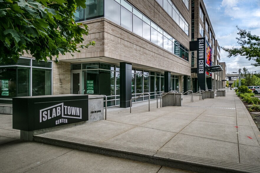 More Photos Of 2055 NW Savier St, Portland Office For Lease
