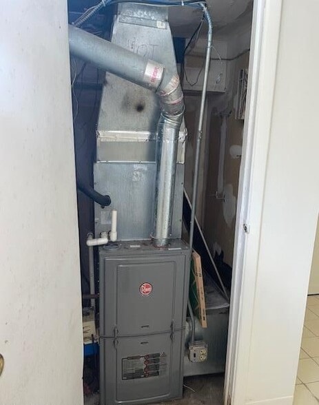 More Photos Of 2110 Clove Rd, Staten Island Storefront Retail Office For Sale